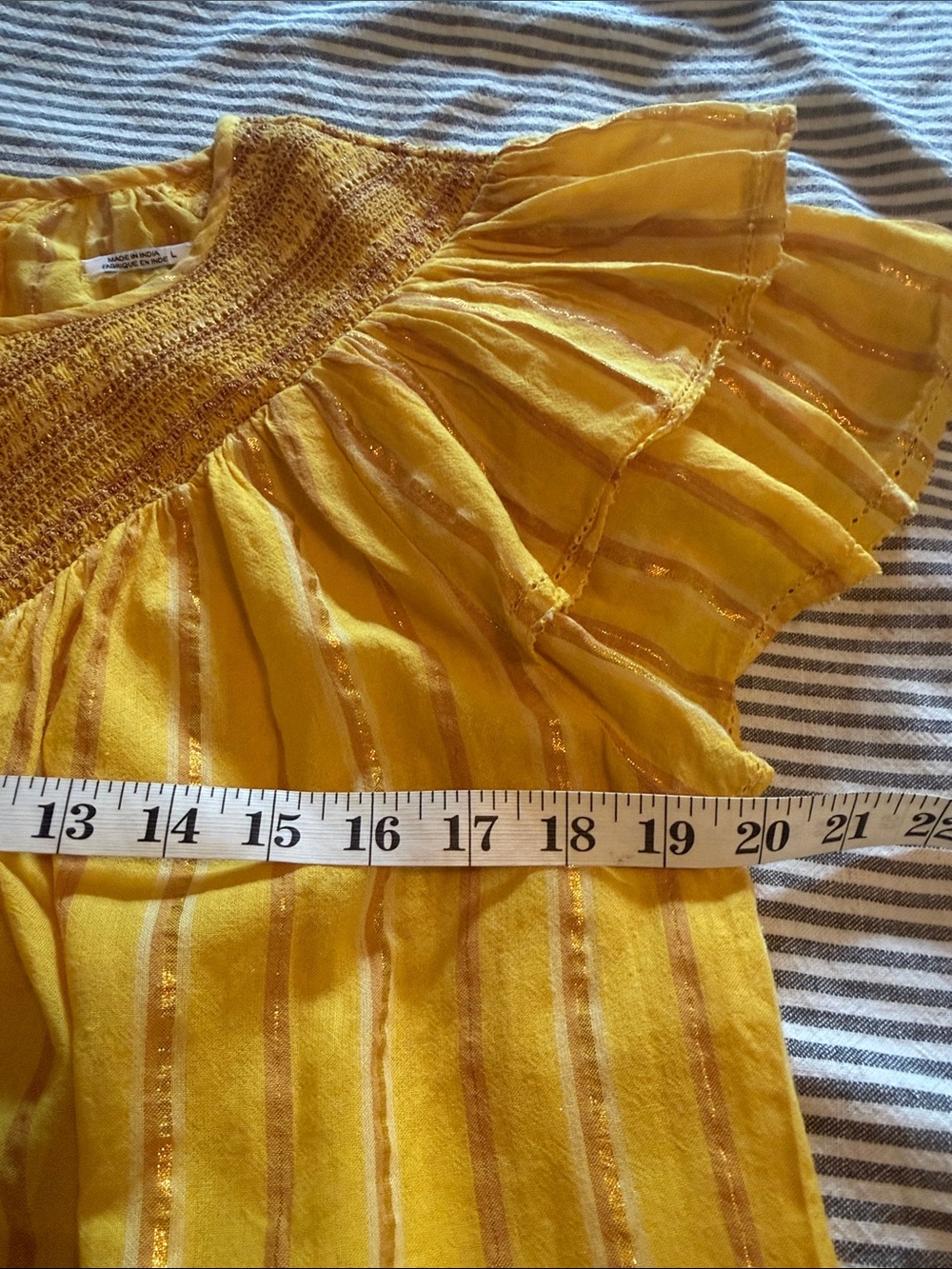 Beautiful Saylor yellow top with ruffled sleeves - Picture 4 of 6